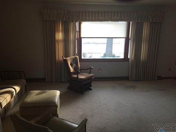 5th image of 1800 W 37th St