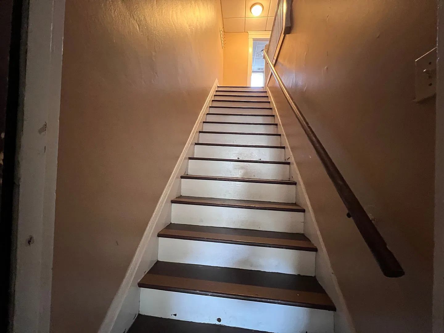 206 - 208 Walnut Street — Photo 2