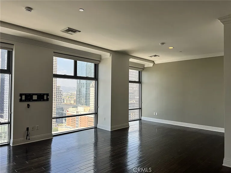801 S Grand Ave #2204 — Photo 2