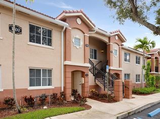 3500 Briar Bay Blvd APT 204, Royal Palm Beach, FL 33411