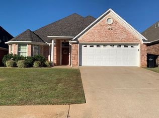 1707 Valley Brook Ln, Longview, TX 75605