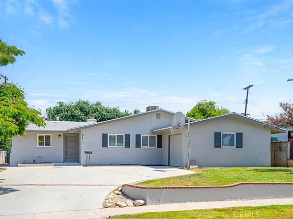 31 Brookdale Dr, Redlands, CA 92373