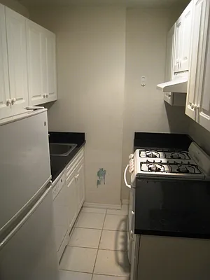 Rented by City Connections Realty | media 4