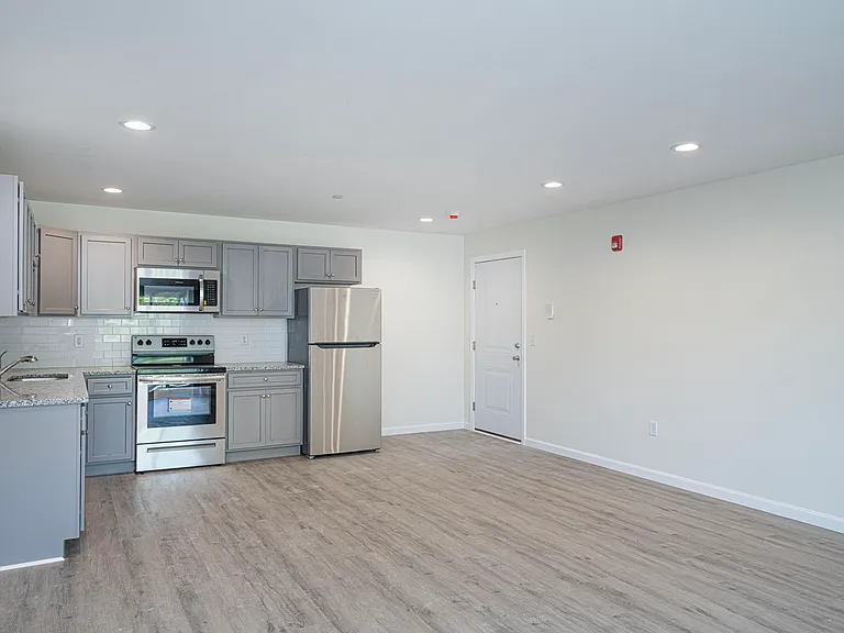 984 Sharon St #304 — Photo 9