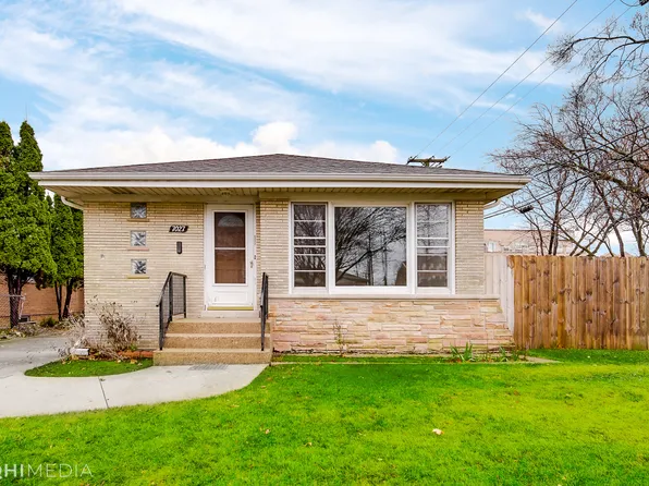 7027 W Birchwood Ave, Niles, IL 60714