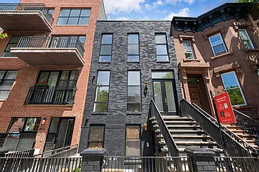 407 Quincy Street in Bedford-Stuyvesant