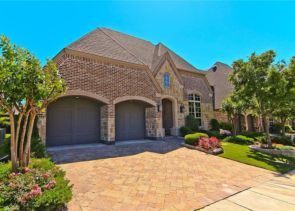1st image of 660 Clearwater Dr