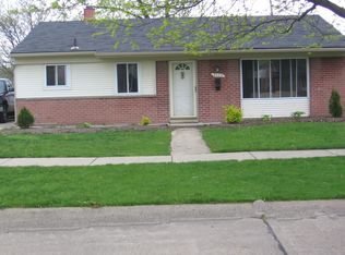 8325 Flamingo St, Westland, MI 48185
