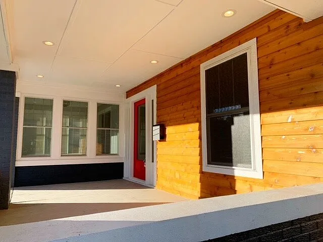 5 bed, 3.5 bath, 3885 sqft, $3,150 — Photo 2