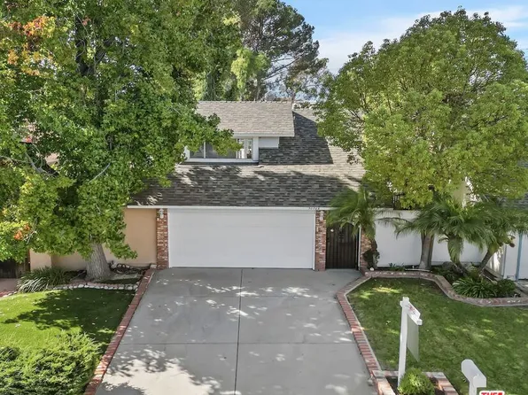 30766 Lakefront Dr, Agoura Hills, CA 91301