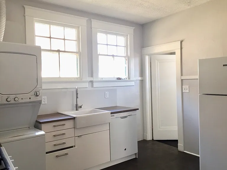 2817 Paris Ave — Photo 4