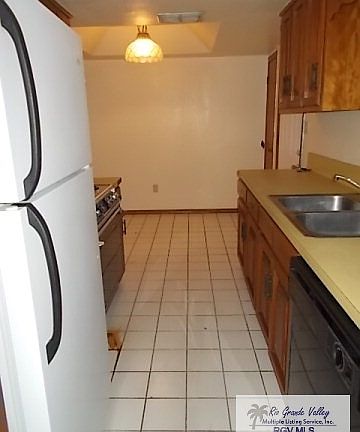 4th image of 2801 Treasure Hills Blvd APT 1