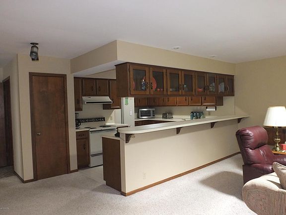 5th image of 838 Brook Village Ct