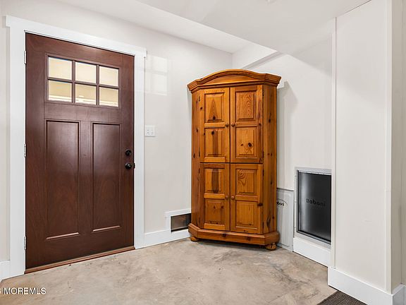 5th image of 8 Meadow Avenue