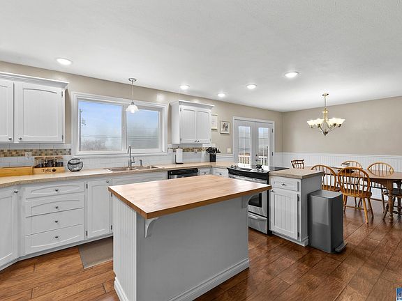 5th image of 1217 W 19th St