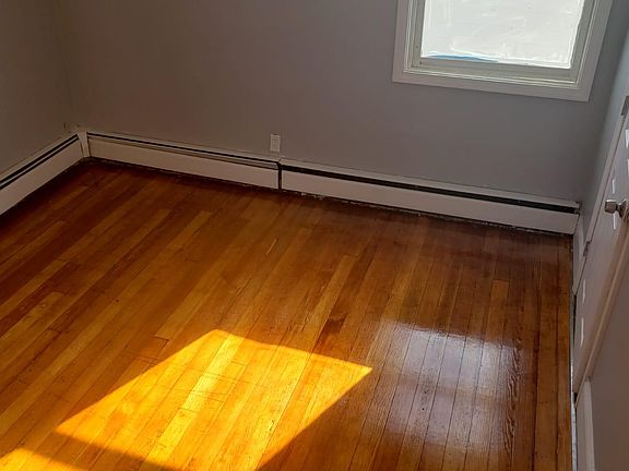2nd image of 223 Norfolk Ave Floor 2