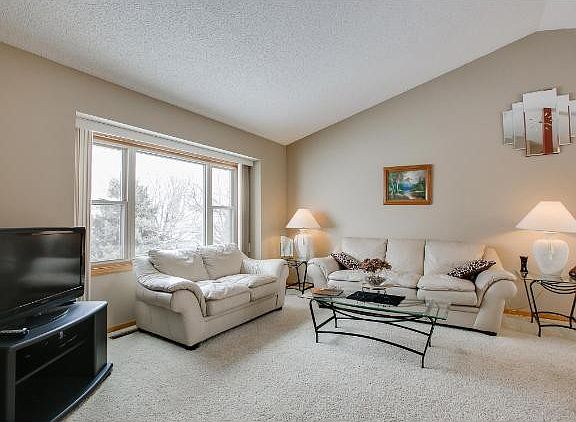 2nd image of 894 Woodgate Dr