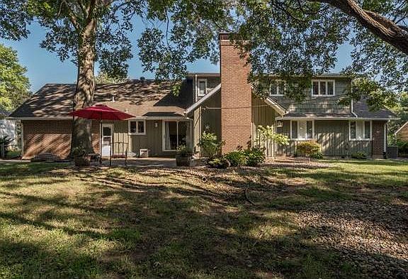5th image of 6825 W 100th St