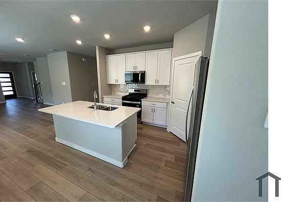 5th image of 3285 Mint Springs St