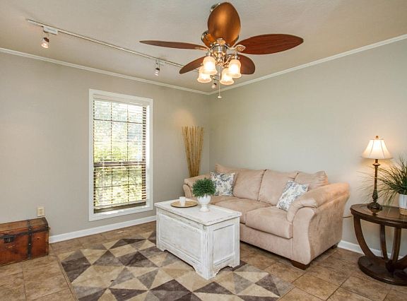 4th image of 701 San Jacinto Cir
