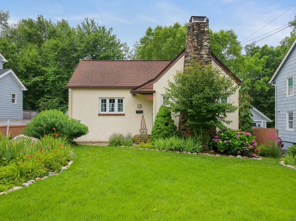 20 Cedar Crest Place, Norwalk, CT 06854