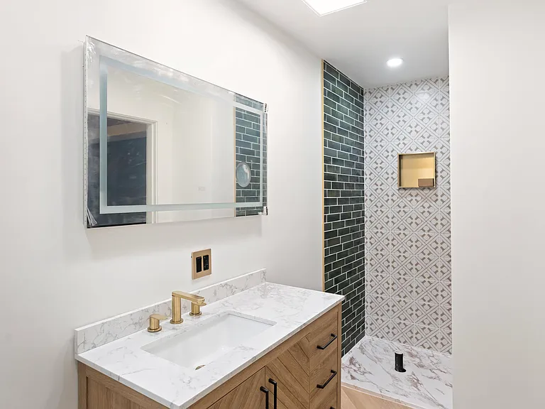 5 N Madison St #L1 — Photo 5