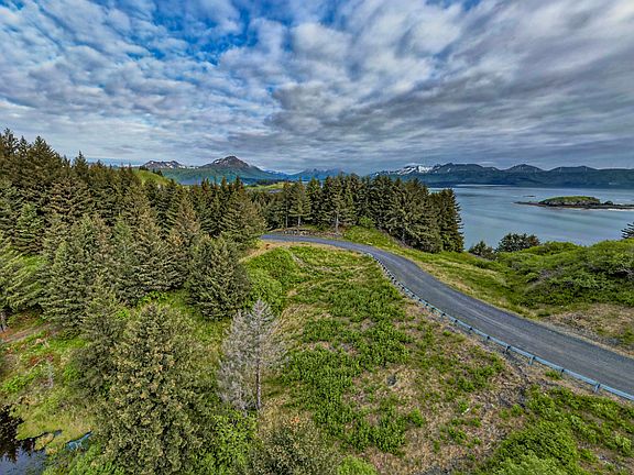 2nd image of 6186 Cliff Point Rd