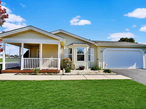 3rd image of 601 Filly Ln