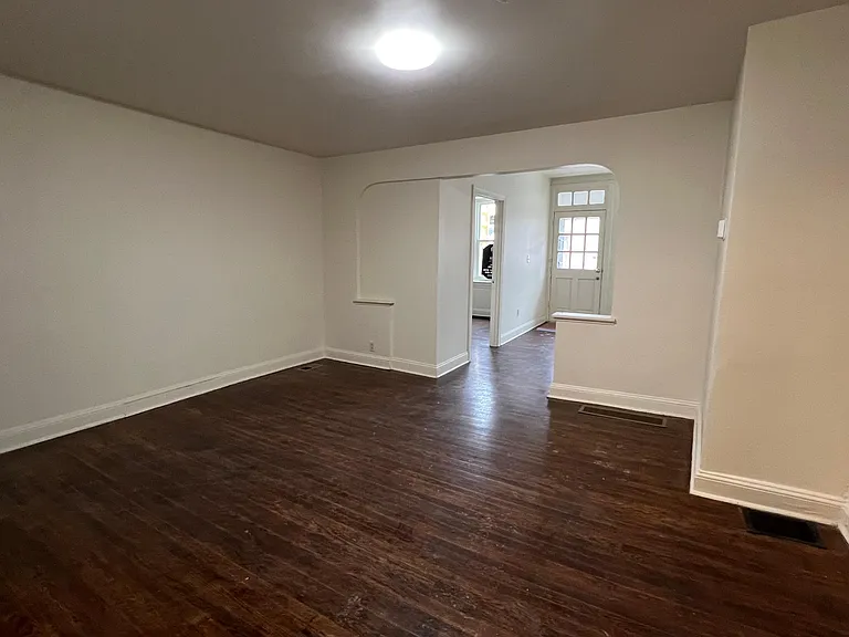 319 W Lincoln Hwy #2 — Photo 4