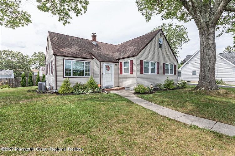 1st image of 812 Ensign Ave