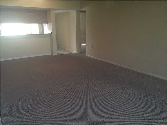 3rd image of 1502 Whitehall Dr APT 105