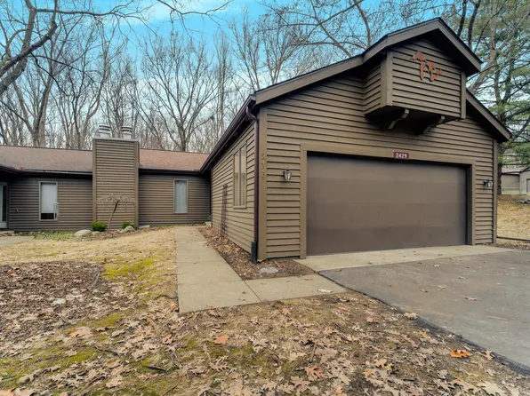 2429 Highpointe Dr, Kalamazoo, MI 49008