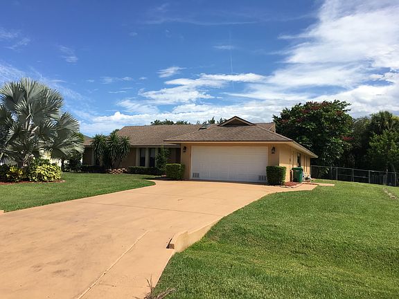 3rd image of 1207 White Oak Ln