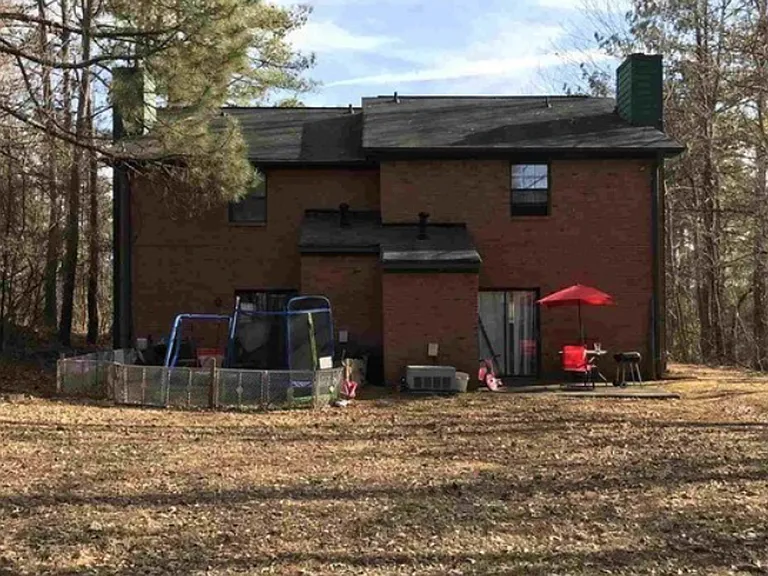 1945 Patterson Cir — Photo 2