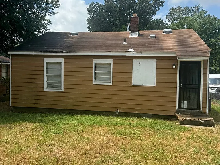 1778 Marjorie St — Photo 10