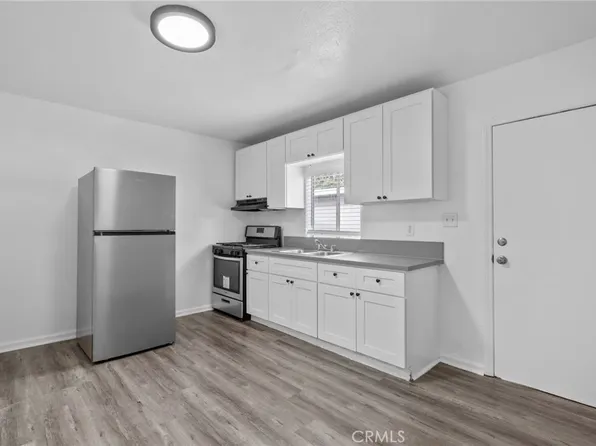 9538 Compton Ave, Los Angeles, CA 90002