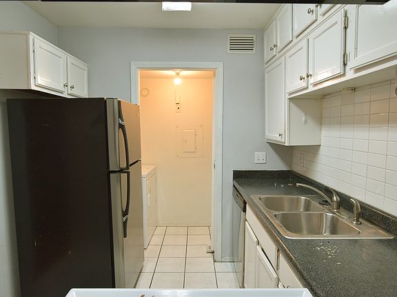 5th image of 18333 Roehampton Dr APT 322