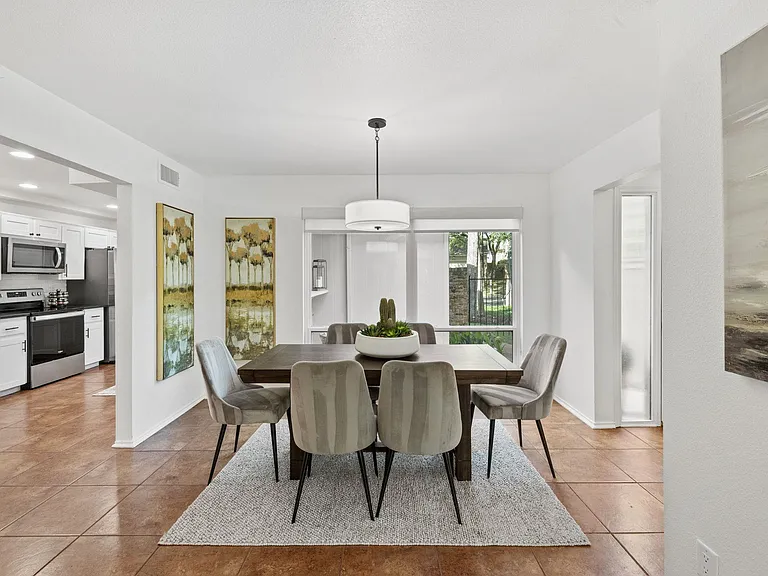 8346 Summerwood Dr — Photo 3