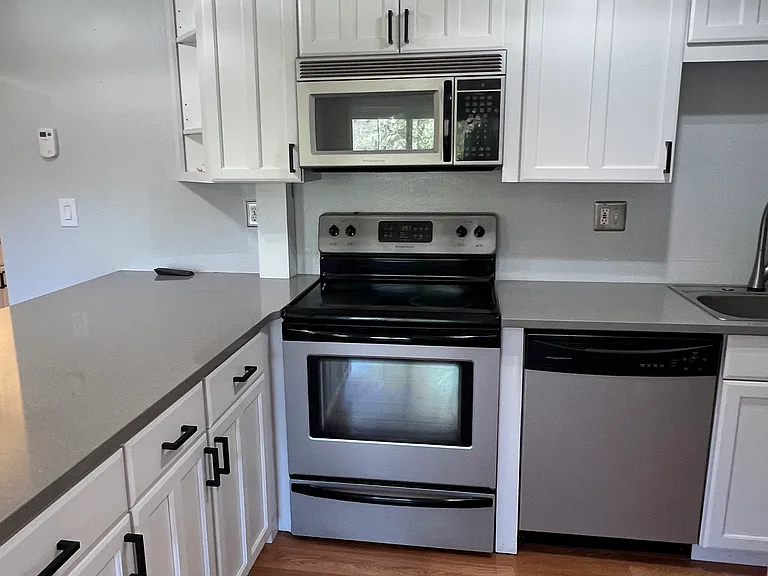 130 Evergreen Rd #B104 — Photo 8