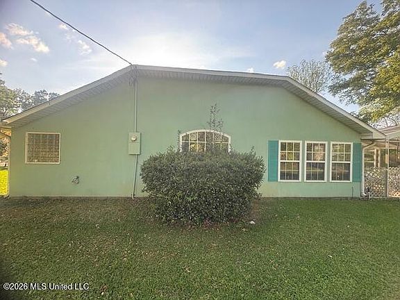 4th image of 105 Thistledown Dr
