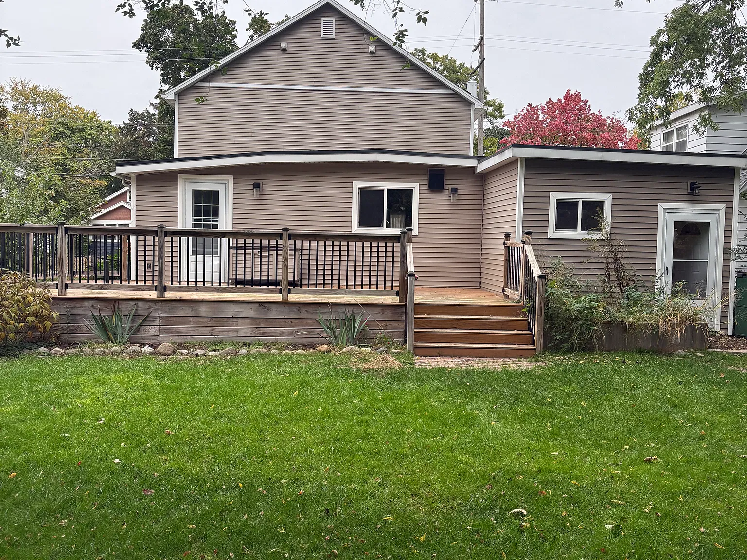 4 bed, 1500 sqft, $2,500 — Photo 2