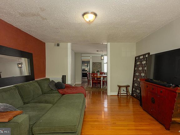3rd image of 3028 Hudson St