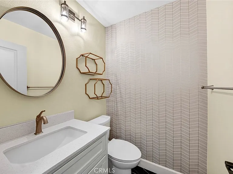 1034 Creekside Dr — Photo 14