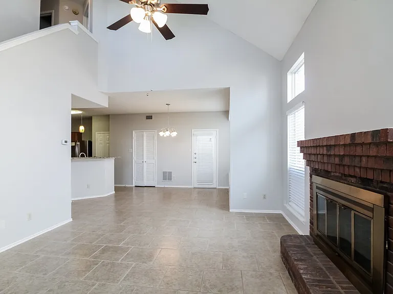 2326 Weatherby Dr — Photo 4