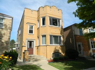 5528 N Mango Ave, Chicago, IL 60630