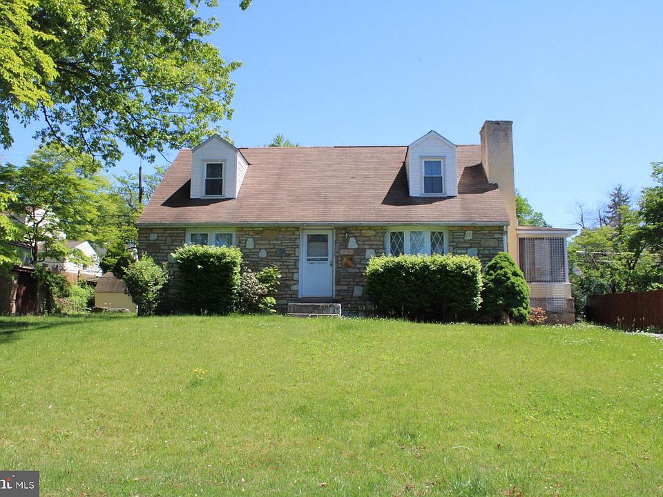 1st image of 223 Rosewood Ave