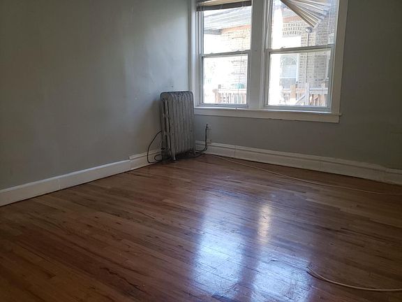 4th image of 3308 W Ainslie St #3