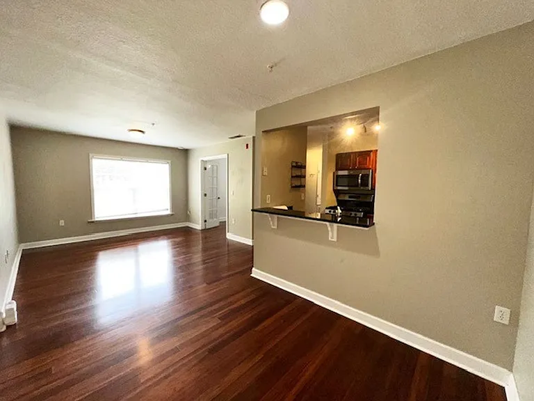 2071 Dixie Belle Dr #K — Photo 8
