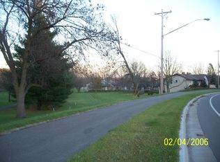1105 Woodley St E, Northfield, MN 55057