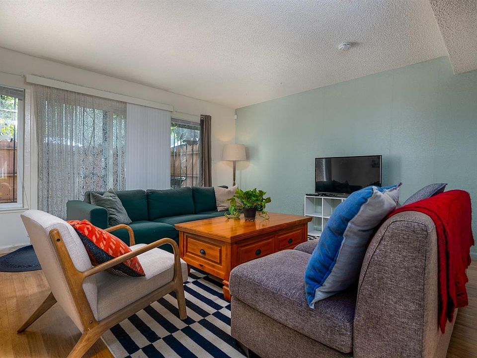 1st image of 5616 Hillsdale Blvd APT B